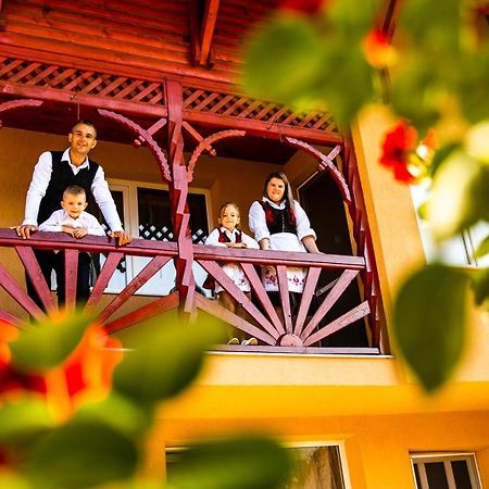 Pensiunea Fabian Vendeghaz Corund  Exteriér fotografie